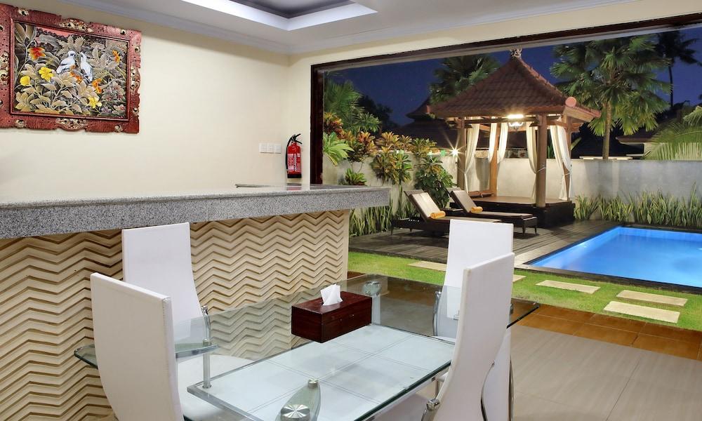 Puri Saron Hotel Baruna Beach Lovina Exterior photo