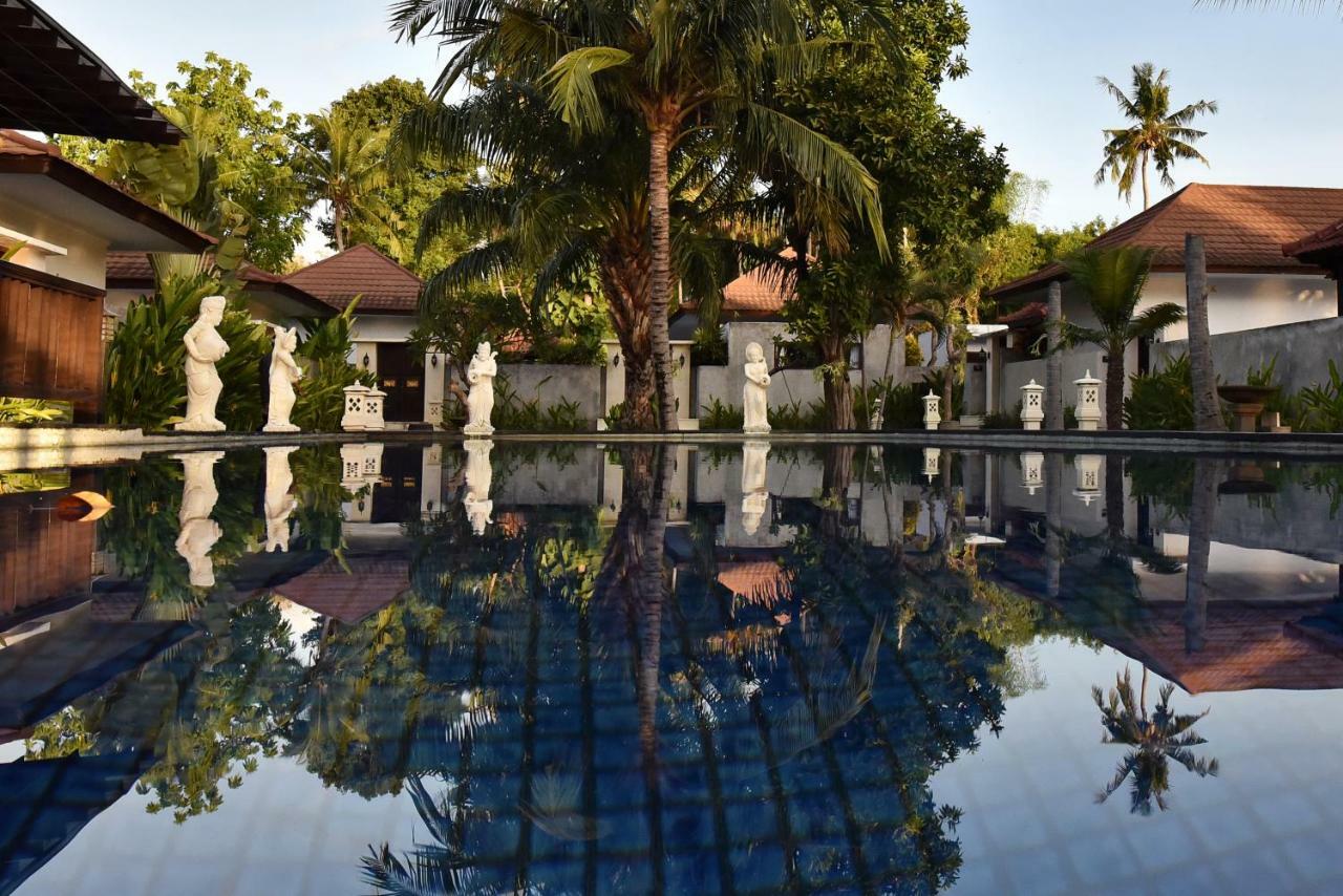 Puri Saron Hotel Baruna Beach Lovina Exterior photo